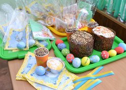 Великодні дарунки на передову