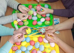 Великодні дарунки на передову
