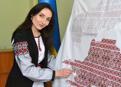 Наукою вишиваємо нову Україну
