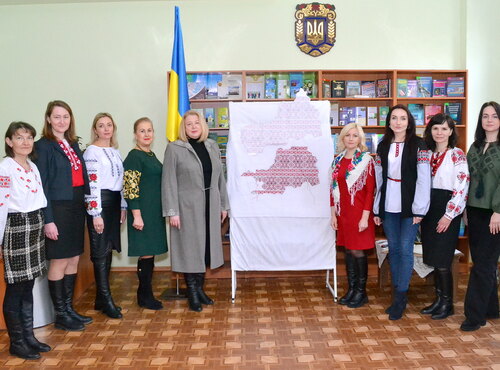 Наукою вишиваємо нову Україну