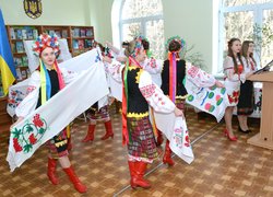Наукою вишиваємо нову Україну