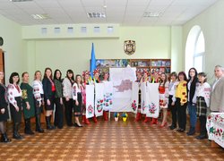 Наукою вишиваємо нову Україну