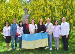 Вишиванкова нація волелюбців