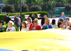 І гордо майорить синьо-жовтий стяг як символ волі і свободи!