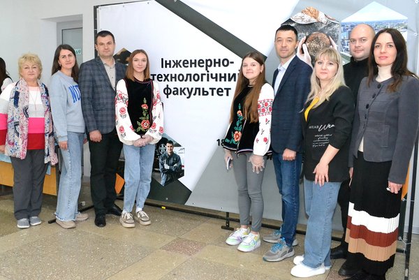 Ярмаркуємо, розважаємо, Перемогу наближаємо