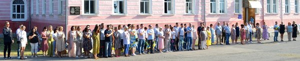 Квітують соняхи на спомин подвигу захисників України