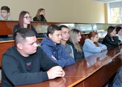 «Навчайтесь, бо ви наше майбутнє» — побажання від захисників студентам університету садівництва