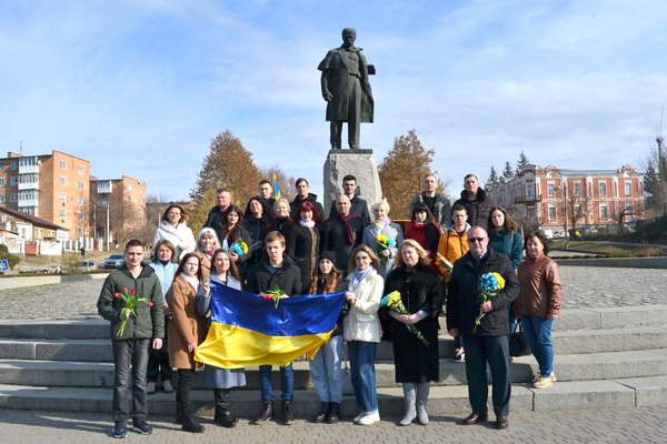 Вклоняємося тобі, Кобзарю!