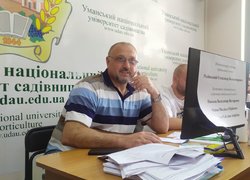 Відповідальний секретар приймальної комісії Уманського національного університету садівництва Олександр РОЛІНСЬКИЙ