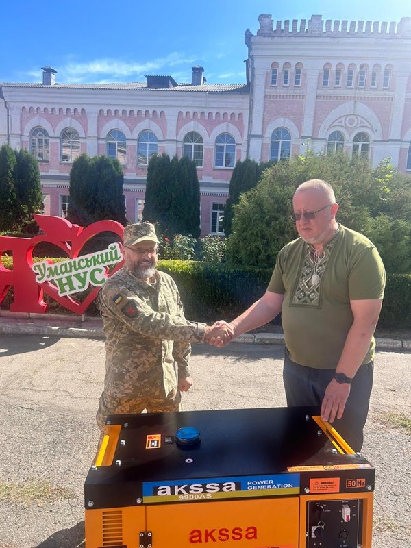 Колектив Уманського НУС продовжує підтримувати захисників України
