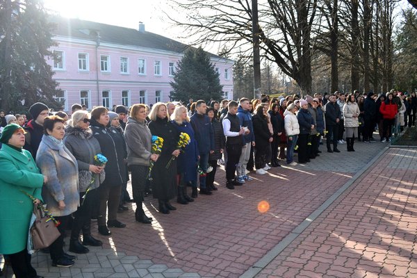 Схиляємо голови перед героїзмом і сміливістю Героїв