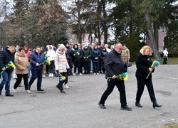 Схиляємо голови перед світлою пам’яттю Героїв Небесної Сотні