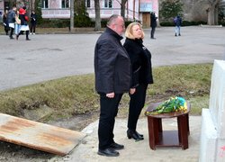 Схиляємо голови перед світлою пам’яттю Героїв Небесної Сотні