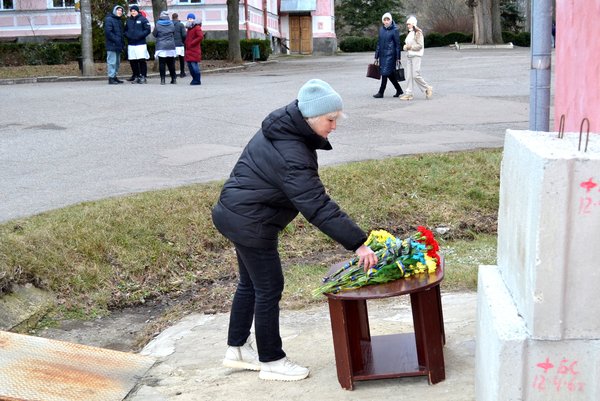 Схиляємо голови перед світлою пам’яттю Героїв Небесної Сотні