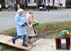 Схиляємо голови перед світлою пам’яттю Героїв Небесної Сотні