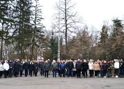 Схиляємо голови перед світлою пам’яттю Героїв Небесної Сотні