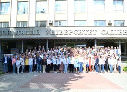 Колектив Уманського національного університету садівництва приєднався до святкування Дня вишиванки