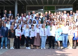 Колектив Уманського національного університету садівництва приєднався до святкування Дня вишиванки