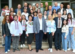 Колектив Уманського національного університету садівництва приєднався до святкування Дня вишиванки