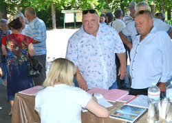Відбулася традиційна, неофіційна в умовах воєнного стану, зустріч випускників університету минулих років.