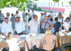 Відбулася традиційна, неофіційна в умовах воєнного стану, зустріч випускників університету минулих років.