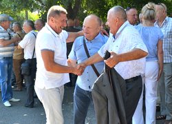 Відбулася традиційна, неофіційна в умовах воєнного стану, зустріч випускників університету минулих років.