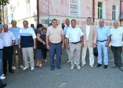 Відбулася традиційна, неофіційна в умовах воєнного стану, зустріч випускників університету минулих років.