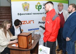 «Ефективні технології вирощування культур»: В Уманському національному університеті садівництва відбулася агро конференція 