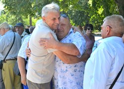 Відбулася традиційна, неофіційна в умовах воєнного стану, зустріч випускників університету минулих років.