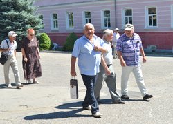 Відбулася традиційна, неофіційна в умовах воєнного стану, зустріч випускників університету минулих років.