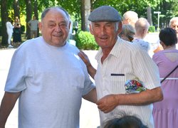 Відбулася традиційна, неофіційна в умовах воєнного стану, зустріч випускників університету минулих років.