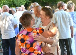 Відбулася традиційна, неофіційна в умовах воєнного стану, зустріч випускників університету минулих років.