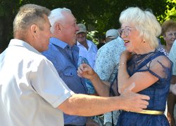 Відбулася традиційна, неофіційна в умовах воєнного стану, зустріч випускників університету минулих років.