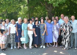 Відбулася традиційна, неофіційна в умовах воєнного стану, зустріч випускників університету минулих років.