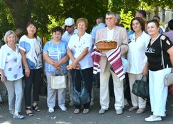 Відбулася традиційна, неофіційна в умовах воєнного стану, зустріч випускників університету минулих років.
