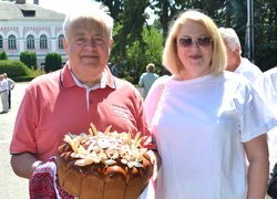 Відбулася традиційна, неофіційна в умовах воєнного стану, зустріч випускників університету минулих років.
