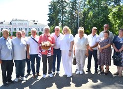 Відбулася традиційна, неофіційна в умовах воєнного стану, зустріч випускників університету минулих років.