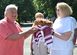 Відбулася традиційна, неофіційна в умовах воєнного стану, зустріч випускників університету минулих років.