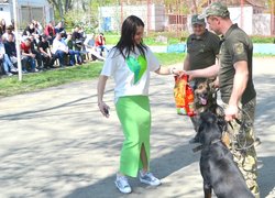 Колектив Уманського НУС познайомився з роботою поліцейських кінологів та їхніх вихованців 