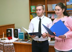 Схилімо голови в скорботі