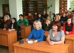 Бібліотекарі Уманського НУС отримали музичні вітання з професійним святом