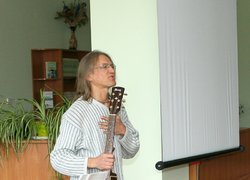 Бібліотекарі Уманського НУС отримали музичні вітання з професійним святом