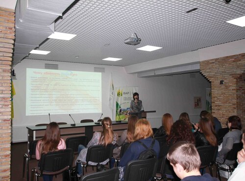 Знайомство викладачів і студентів із діяльністю громадських організацій в аграрній сфері