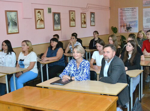Впроваджуючи теорію в дію: спільна лекція для студентів-економістів