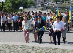 Холоне серце, як згадаю, що не в Україні поховають.
