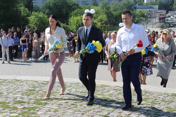Холоне серце, як згадаю, що не в Україні поховають.