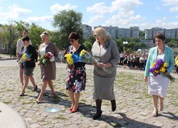 Холоне серце, як згадаю, що не в Україні поховають.