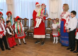 До дитячого притулку завітав Святий Миколай