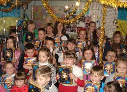 Зроби свято для малечі, якій війна лягла на плечі!