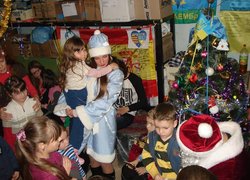 Зроби свято для малечі, якій війна лягла на плечі!